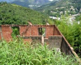 Demolição de casas na Vilage será em março, diz secretário de Obras