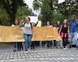 Escolas estaduais de Nova Friburgo apoiam a greve e paralisam atividades