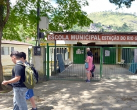 Prefeitura anuncia regularização de férias de servidores da Educação