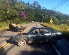 Acidente deixa duas pessoas feridas na RJ-130