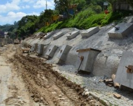 Sobra paciência no‭ ‬“calombo‭”‬ da RJ-116