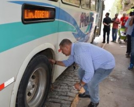 Prefeitura faz operação de fiscalização de ônibus municipais