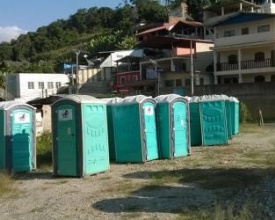 Banheiros químicos em terreno preocupam moradores de São Geraldo 