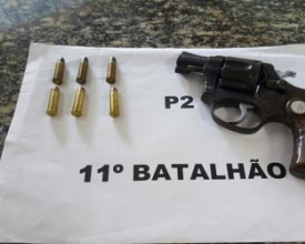 Homem é preso com revólver no Parque das Flores