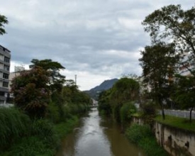 Frente fria se aproxima e deixa o tempo chuvoso nos próximos dias