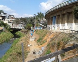 Prefeitura retoma, por conta própria, obras na Avenida Campesina