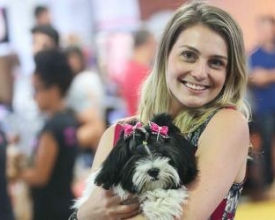 Cães desfilam na Pet Fashion Week 