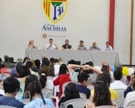 Debate no Colégio Anchieta é marcado por propostas e cordialidade