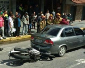 Motociclistas e passageiros ficam feridos em acidentes no Centro