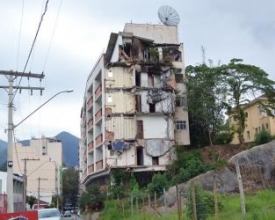 Administradora levanta orçamentos para reconstrução de prédio da Rua Cristina Ziede