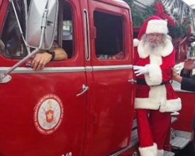 Clima de Natal já toma conta da cidade com a presença de Papai Noel