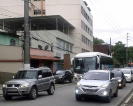 Uma manhã de engarrafamentos no trânsito de Nova Friburgo 