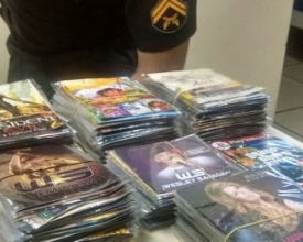 CDs e DVDs piratas são confiscados na Alberto Braune
