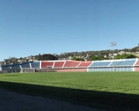 Primeiro jogo oficial no Eduardo Guinle em 2017 não envolverá o Friburguense