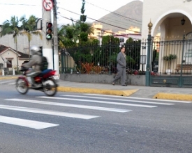 Mulher é agredida e roubada no Centro