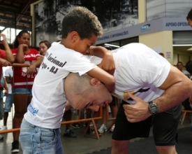 Seminário de Marlon Moraes reúne centenas e atleta lembra: ‘Lutei muito’