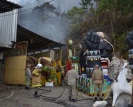 Blocos de enredo vão desfilar juntos em apoio ao Globo de Ouro