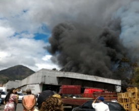 Às vésperas do carnaval, incêndio destrói barracão do Globo de Ouro 