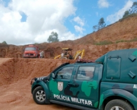 Homens detidos por extração ilegal de barro em Sumidouro