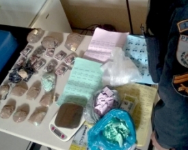 PM prende dois por suspeita de tráfico de drogas no Catarcione