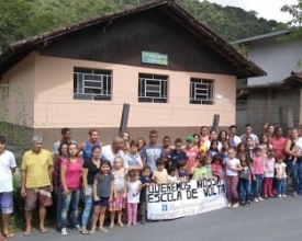 Moradores pedem reabertura de colégio em Rio Bonito de Cima