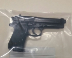 Homem é preso com  réplica de pistola em Córrego Dantas