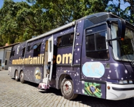 Friburgo é roteiro de família que vai viajar o mundo em um ônibus