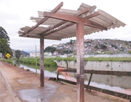 Usuários pedem melhorias para os pontos de ônibus da cidade
