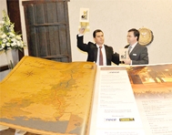 Revista gigante homenageia Carlos Drummond de Andrade