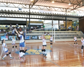 Em casa, Friburgo Vôlei Clube/NFCC conquista vitórias 