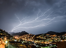 Um raro e belo  espetáculo antes  da esperada chuva 