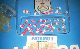 Adolescente de 15 anos flagrado com  cocaína e maconha na Favela do Trem