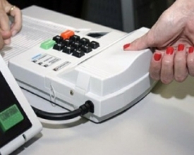 Eleitores de Nova Friburgo fazem cadastro por biometria