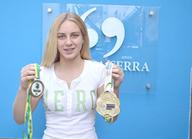 Com apenas dois anos de experiência, atleta friburguense já é campeã mundial de jiu-jitsu