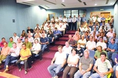 Primeiros cheques de ajuda emergencial são entregues a agricultores