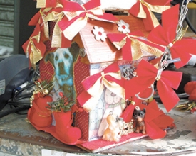 Simples, sofisticadas ou coloridas, as tradicionais  caixinhas de Natal estão em evidência no comércio