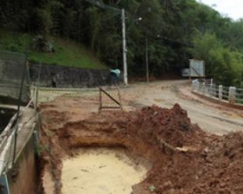 Desmatamento e falta de segurança trazem transtornos à Ponte da Saudade
