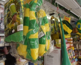 Verde e amarelo dão o tom do comércio friburguense