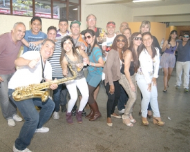 Bancários festejam seu dia com festa e alegria
