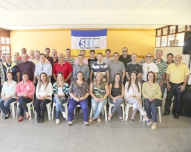 Bancários celebram seu dia com animada confraternização