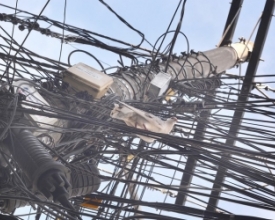 Conselho de Consumidores da Energisa discute emaranhado de fios nos postes