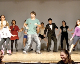 OLD&GOLD:  musical friburguense faz temporada de estreia nos dias 4, 5 e 6 de setembro no Teatro Municipal 