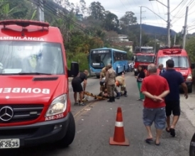 Batida entre motos deixa dois feridos na Chácara do Paraíso