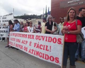 Moradores de loteamento em São Pedro da Serra realizam protesto 