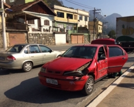 Mais um acidente deixa viaduto do Paissandu com retenção