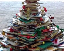 A "Árvore que dá Livros" já está montada na Praça das Colônias