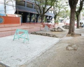 Lombadas instaladas em trechos da Rua General Osório