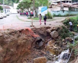 Lenta e mal sinalizada, obra no Lagoinha expõe moradores a riscos