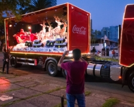 Caravana iluminada Natal Coca-Cola passará nesta terça por Friburgo