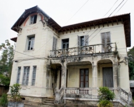 Casarão tombado da Vila Amélia foi colocado à venda